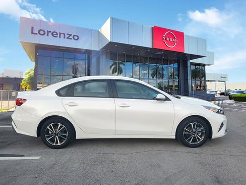 Used 2024 Kia Forte LXS image 4