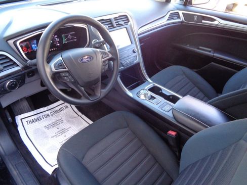 Used 2020 Ford Fusion SE FWD image 5