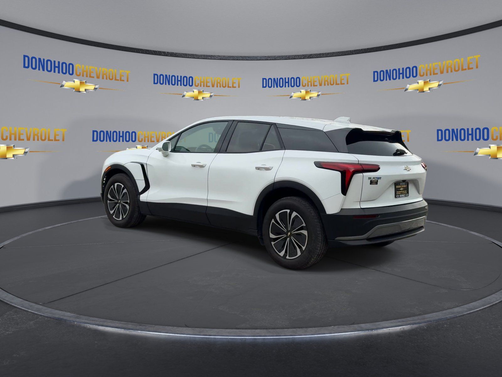 Used 2025 Chevrolet Blazer EV LT FWD image 9