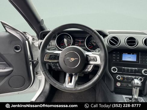 Used 2021 Ford Mustang Convertible RWD image 21