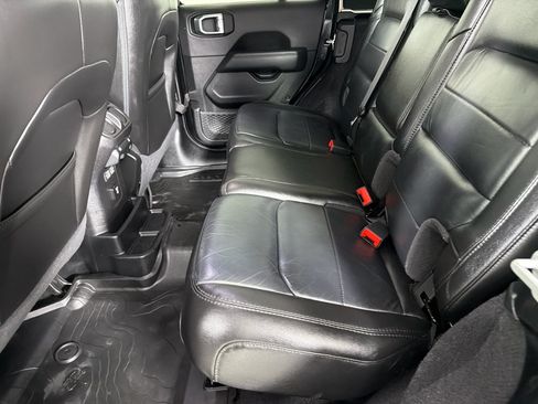 Used 2021 Jeep Wrangler Unlimited Sahara AWD/4WD image 19
