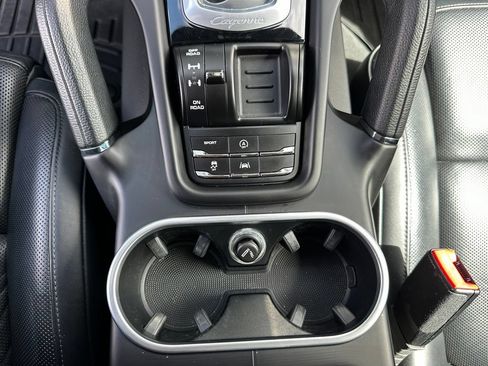 Certified 2017 Porsche Cayenne AWD/4WD image 29