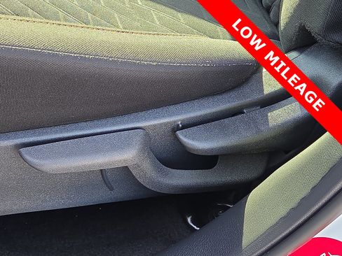 Used 2024 Nissan Kicks SR image 14