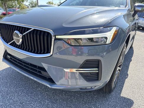 Used 2022 Volvo XC60 B5 Momentum w/ Climate Package image 10