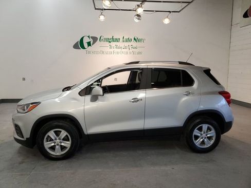 Used 2019 Chevrolet Trax LT w/ LT Convenience Package AWD/4WD image 3