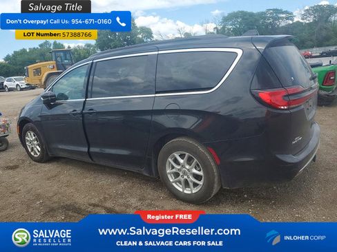 Used 2022 Chrysler Pacifica Touring-L FWD image 3