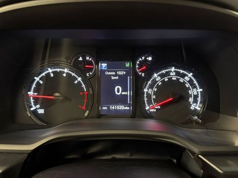 Used 2020 Toyota 4Runner SR5 AWD/4WD image 18