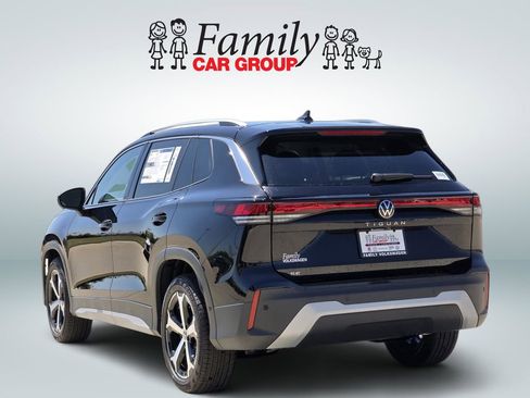 New 2026 Volkswagen Tiguan SE image 3