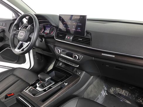 Used 2022 Audi Q5 2.0T Premium w/ Convenience Package image 13