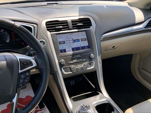 Used 2020 Ford Fusion SEL FWD image 6