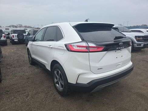 Used 2023 Ford Edge SEL w/ Convenience Package image 4