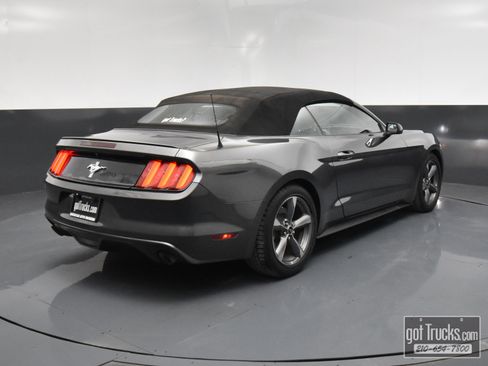 Used 2016 Ford Mustang Convertible w/ Equipment Group 051A image 40