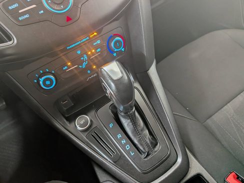 Used 2016 Ford Focus SE FWD image 11