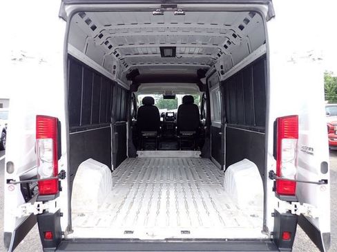 Used 2024 RAM ProMaster 2500 w/ Convenience Group FWD image 6