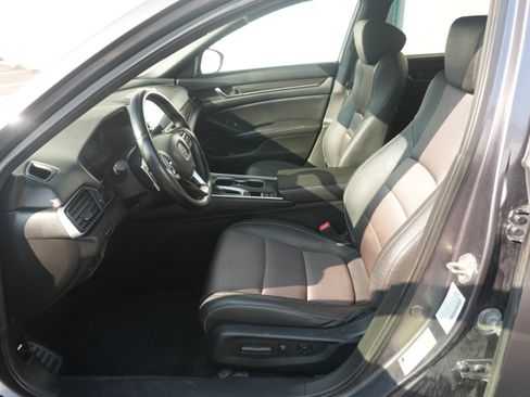 Used 2019 Honda Accord Sport image 17
