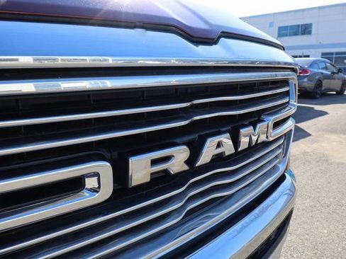 Used 2019 RAM 1500 Laramie AWD/4WD image 17
