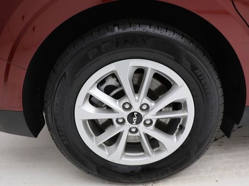 Used 2024 Kia Carnival LX image 10