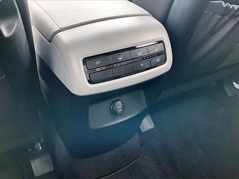 Used 2022 Hyundai Palisade SE image 25