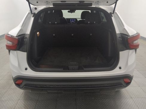 Used 2024 Chevrolet Trax RS w/ Sunroof Package FWD image 29