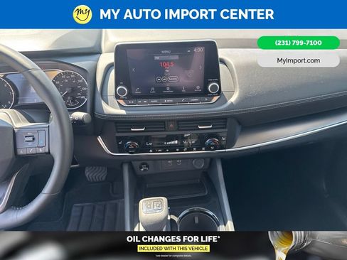 Used 2025 Nissan Rogue SV w/ SV Premium Package AWD/4WD image 20