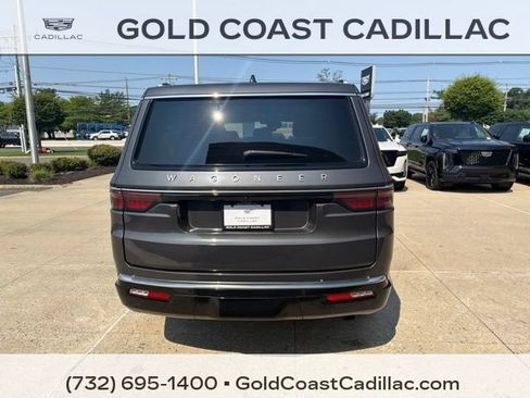 Used 2024 Jeep Wagoneer 4WD w/ Premium Group I image 3
