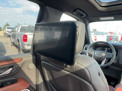 Certified 2023 GMC Yukon XL Denali Ultimate AWD/4WD image 13