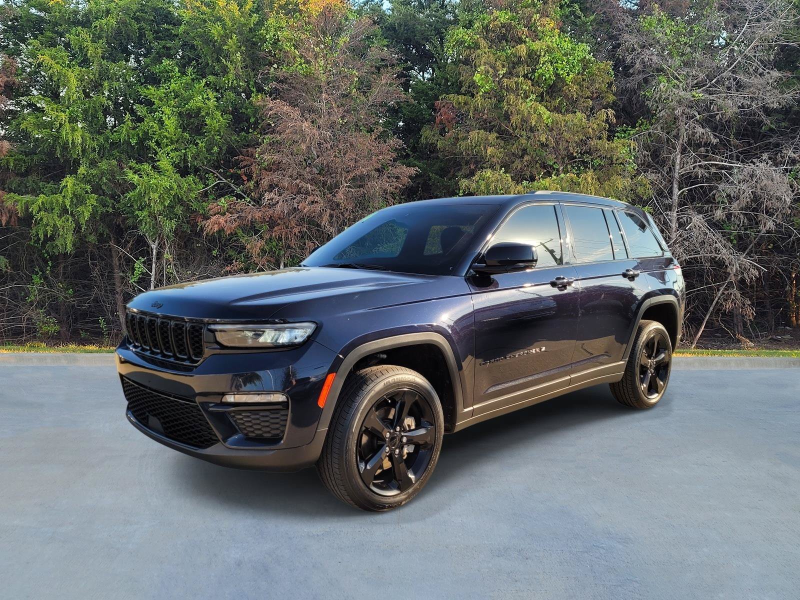 Used 2024 Jeep Grand Cherokee Limited w/ Black Appearance Package AWD/4WD 360° Tour