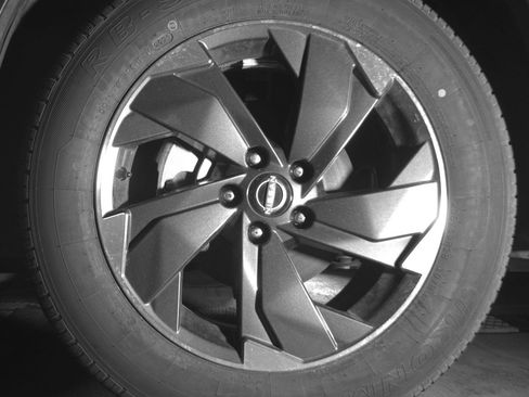 Used 2025 Nissan Rogue SV image 12