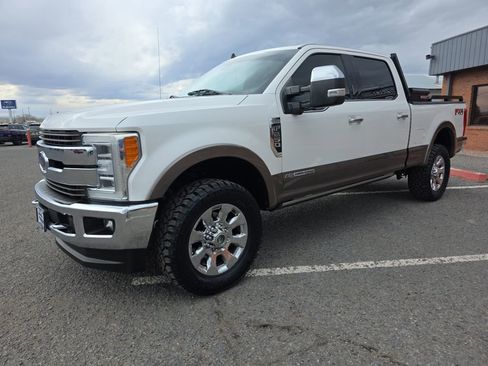 Used 2019 Ford F250 King Ranch w/ King Ranch Ultimate Package AWD/4WD image 3