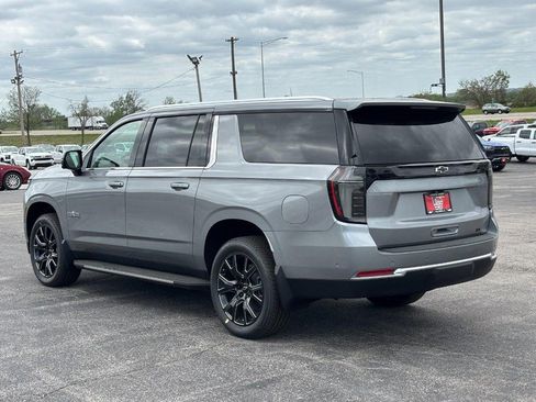 New 2026 Chevrolet Suburban LT w/ Comfort Package image 3