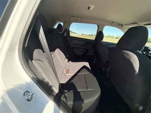 Used 2024 Nissan Rogue S image 26