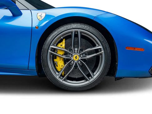 Used 2018 Ferrari 488 Spider RWD image 30
