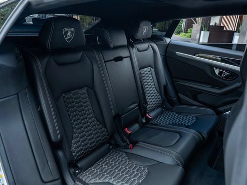 Used 2021 Lamborghini Urus AWD/4WD image 18