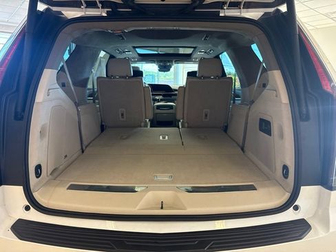 Used 2022 Cadillac Escalade Sport Platinum AWD/4WD image 14
