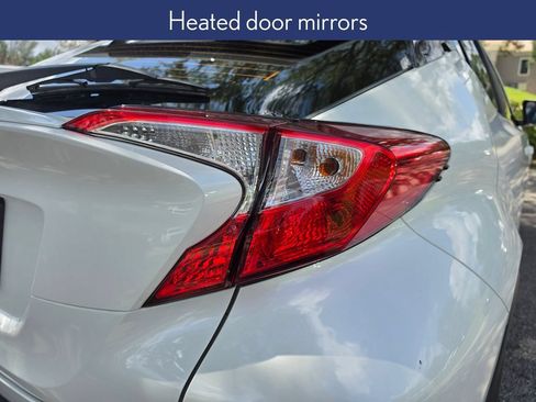 Used 2021 Toyota C-HR XLE FWD image 13