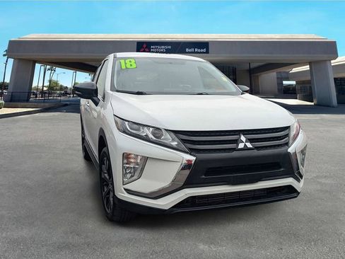 Used 2018 Mitsubishi Eclipse Cross LE image 2