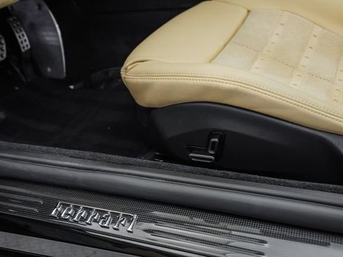 Used 2026 Ferrari Roma Spider RWD image 16