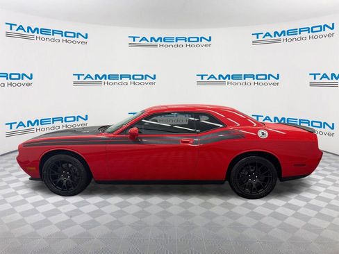 Used 2010 Dodge Challenger R/T RWD image 2