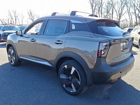 New 2026 Nissan Kicks SR w/ Cold Weather Package AWD/4WD image 4