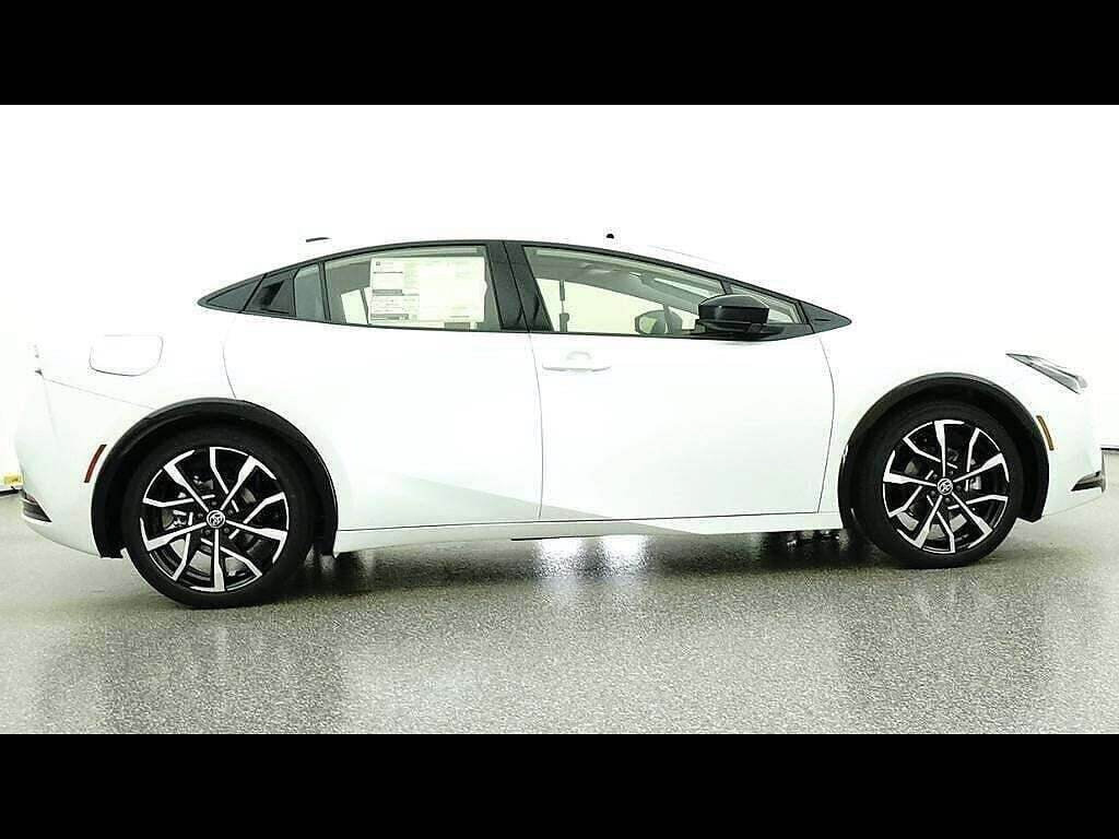 New 2026 Toyota Prius Plug-In Hybrid FWD image 76