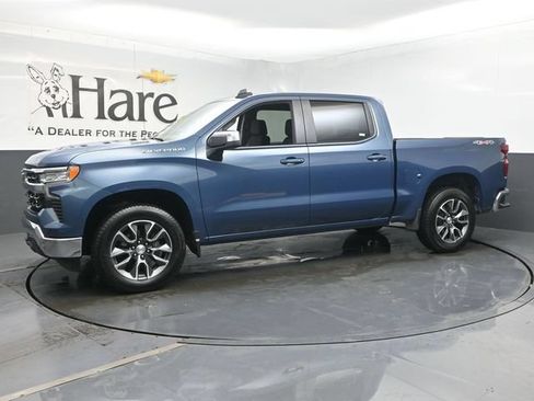 Used 2024 Chevrolet Silverado 1500 LT AWD/4WD image 32