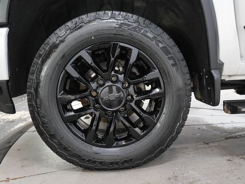 Used 2025 Chevrolet Silverado 2500 High Country w/ High Country Premium Package AWD/4WD image 32