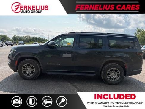 Used 2022 Jeep Wagoneer Series I AWD/4WD image 4