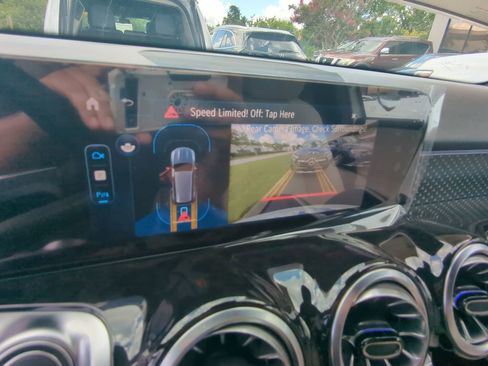 New 2025 Mercedes-Benz GLB 250 image 7