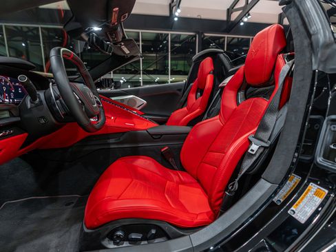 Used 2021 Chevrolet Corvette Stingray Premium Conv w/ Z51 Performance Package image 24