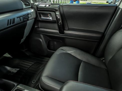 Used 2021 Toyota 4Runner TRD Off-Road Premium w/ Moonroof Package AWD/4WD image 31
