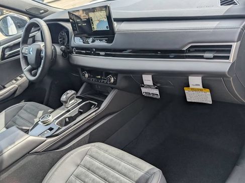 New 2026 Mitsubishi Outlander LE FWD image 26
