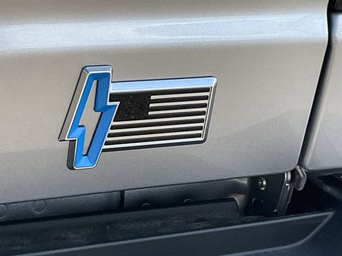 New 2025 Ford F150 Lightning Lariat image 31