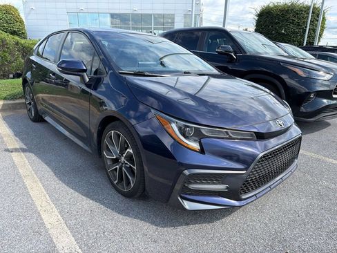 Used 2021 Toyota Corolla SE w/ SE Premium Package FWD image 3