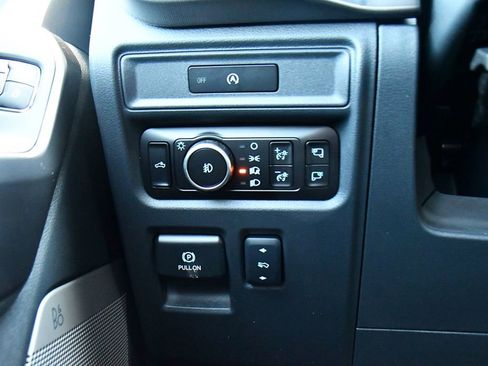 Used 2025 Ford F150 Lariat AWD/4WD image 38